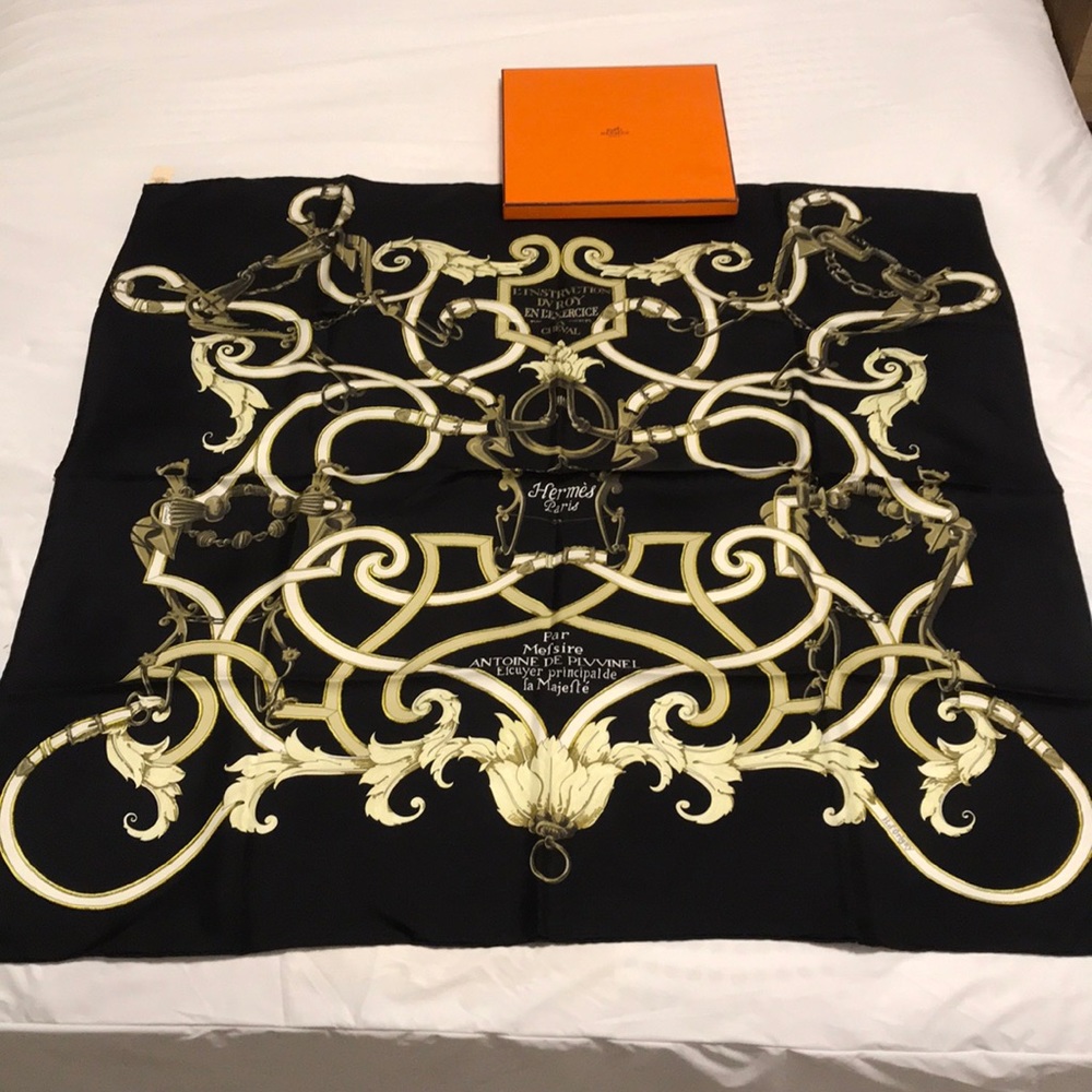 Hermés scarf